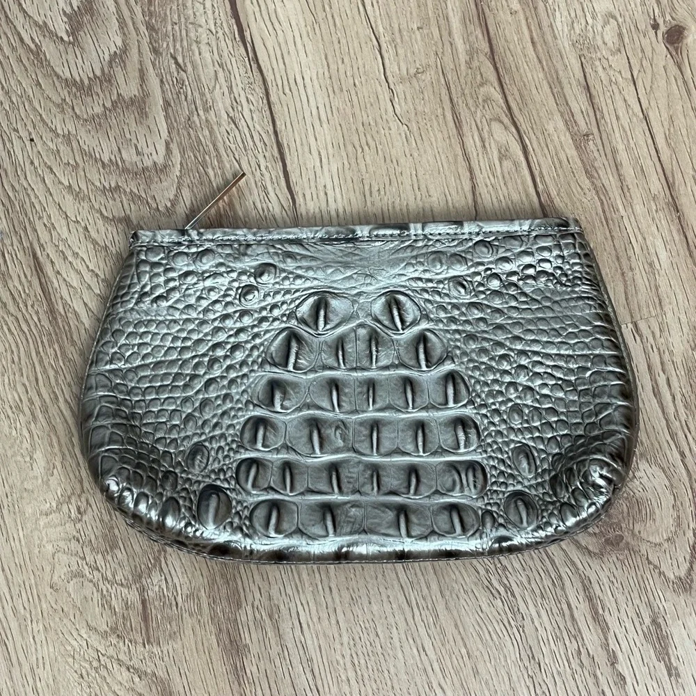 Brahmin Smokey Taupe‎ Melbourne Clutch Croc-Embossed Leather Brown Croc - Picture 2 of 15